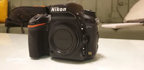  3 Nikon 750 بحالة ممتازة