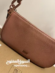  4 شنطة ( DKNY) الاصليه للبيع