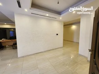  13 شقة فارغة للبيع في دير غبار ref : 14244