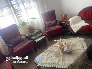  1 طقم كنب خشب زان للبيع بداعي السفر