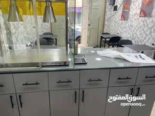  8 مطعم بروست&وجبات سريعه