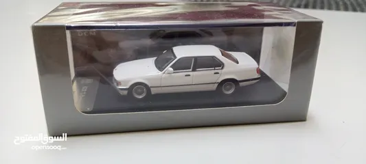 27 مجسمات سيارات معدنية حجم 1/64 مناظر للمكاتب