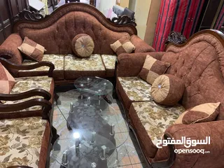  1 طقم كنب خشب زان بحال الوكاله ب160 دينار