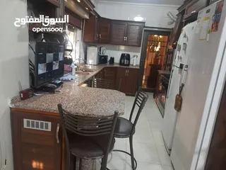 28 شقه مميزه للبيع