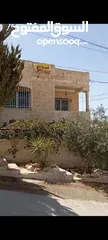  10 شقه من فيلا(غير مفروشة )للايجار طابق اول ب 360 ويوجد شقة صغيره طابق ارضي مدخل مستقل (غير مفروشة)150د