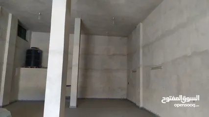  4 مخازن للايجار بالقرب من دوار عزموط