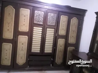  2 عندي اثاث مستعمل للبيع غرفتين نوم وثلاجه وثلاث جرار غاز البيع