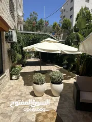  2 للبيع: مظلة حديقة خارجية - مستعمل بحالة ممتازة – 3 متر مع قاعدة!