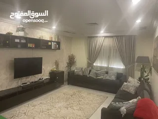  3 بيت بالنسيم زاويه للبيع 3 طوابق وربع