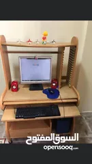  2 full computer setup monitor + cpu case + pc desk