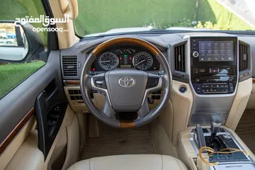  5 Toyota Land Cruiser 2016 GX-R   السيارة وارد الشركة و قطعت مسافة 116,000 كم فقط   اللون : ابيض