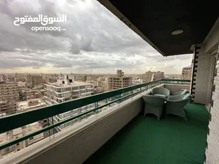 15 شقه للبيع مساحه 300 متر مدينه نصر شارع عباس العقاد