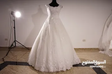  6 بدلات عرايس جديده و شبه جديده للبيع