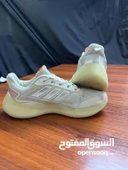  2 بوت رياضه اديداس التواصل على الخاص