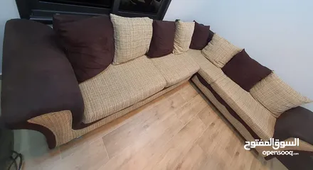  2 طقم كورنر مستعمل بحالة جيدة جدا