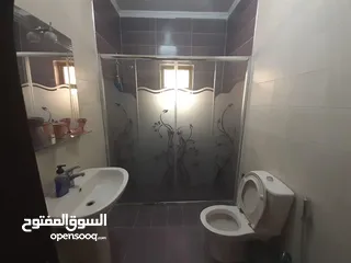  6 فيلا فاخرة في-عبدون-خمس غرف بمصعد داخلي وموقع مميز (ID# : 6871)