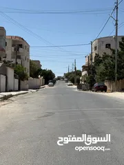 11 عمارة سكنية على ارض نصف دنم 511 متر مربع تتكون من ثلاث طوابق  منطقة هادئة و قريب من شارع المطار