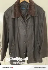  2 جاكيت جلد طبيعي ماركة ARMA ثقيل لون بني غامق مطفي مستعمل بحالة جيدة يلبس مقاس XL,L تم شراءه 400$