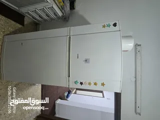  1 ثلاجه فيستل نظيفه جدددا