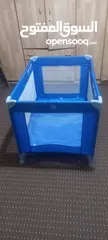  1 تخت بيبي لعمر 4 سنوات امريكي بحالة ممتازة للبيع