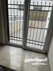  25 حي النخيل شارع المطار شقة شبه ارضي للبيع 3 غرف نوم مع تراس