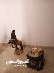  3 تماثيل احصنة خشب بسعر ممتاز..