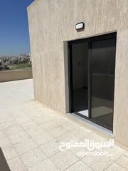  28 شقة طابق اخير مع روف/ مساحة 205م/ شفا بدران/ ترس واسع و مطل على شارعين/ صرف صحي واصل