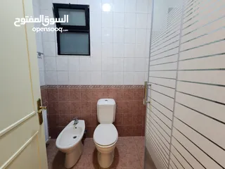  8 شقة فارغة للإيجار في منطقة الشميساني - ref : 14459