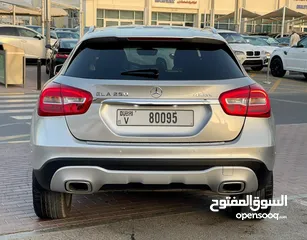  3 Mercedes GLA 250 2018 