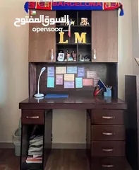  1 مكتب دراسه بوضع ممتاز