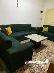  3 كنب وطاولة وخزانة تلفزيون ومروحة