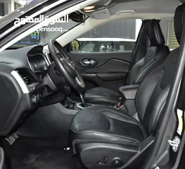  4 Jeep Cherokee TrailHawk ( 2014 Model ) in Grey Color GCC Specs