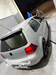  5 سيارة منفوضة بالكامل