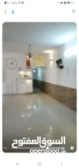  4 شقه طابق تاتي للبيع غرفتين وصالون ومطبخ وجمام