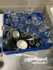  11 عدة مطعم كاملة مستعملة بحالة جديدة جداً استخدام اشهر فقط  متوفر ايضاً تلاجات و فريزرات كبيرة