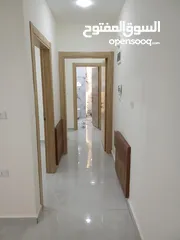  4 شقه فاخر جدا في اجمل مناطق الجبيهة حي المنصور المطل والرائع تشطيبات فندقية