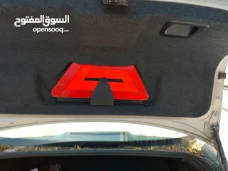  26 اودي A6 1.8T موديل 2004، فحص 4 جيد، بحالة ممتازة، للبيع