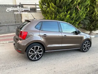  5 بولو اتوماتيك انتاج 2016.مطور 1200تيربو. جنط مغنسيوم 17. تامين وترخيص سنة. شاشة تتش. كشافات. غمازات