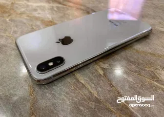  2 iPhone xs 64g