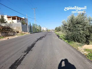  10 ارض مميزة 700 متر في ابو نعير ذات اطلاه عاليه على مسجد الحدائق وابراج السادس تبعد عن دوار الشعب 10د