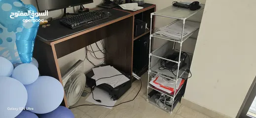  3 طاولة كومبيوتر