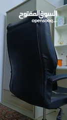  4 كرسي مدير بحاله جيد جدا