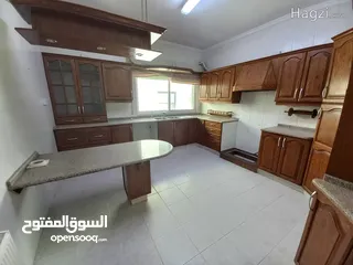  13 شقة غير مفروشة للإيجار 200م2 ( Property 15712 ) سنوي فقط