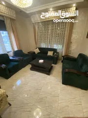  2 طقم كنب بحالة ممتازة