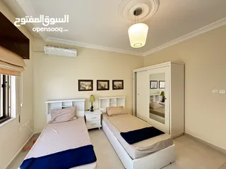  24 شقة مفروشة للإيجار 200م2 ( Property 40418 )-175089930