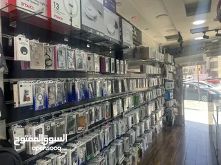  2 ديكور محل موبايلات بحالة ممتازه للبيع