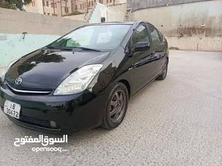  2 تويوتا بريوس بحاله ممتازه