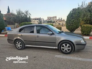  4 سكودا اوكتافيا 2004