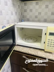  2 Microwave Oven