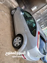  1 سيارة فورد فوكس صنع 2009 وستراد 2012 سيارة جيرعادي اصل اقتصادية بل بنزين فيها تامين وترخيص لشهر 9